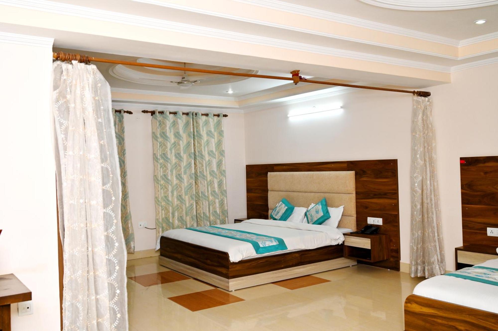 Hotel Prasanna Inn リシケーシュ エクステリア 写真